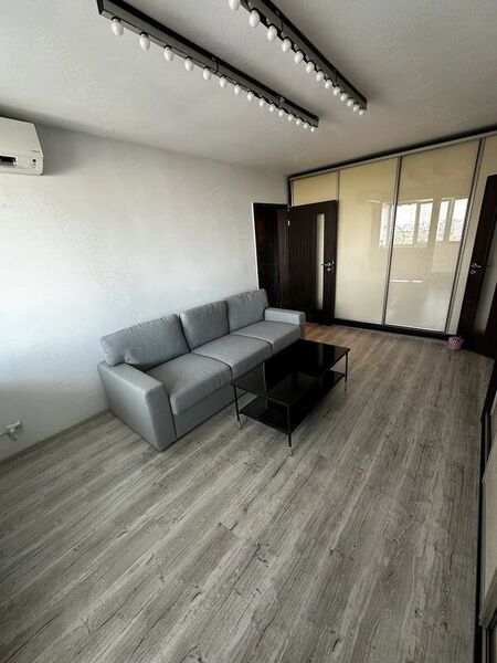 Titan, ap. 2 camere de inchiriat.